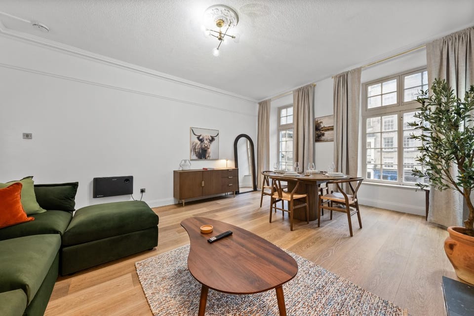 Communal lounge/ TV room, Living room