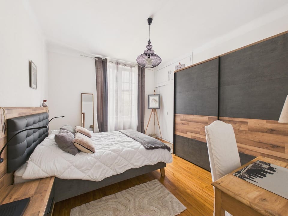 Bed, Bedroom