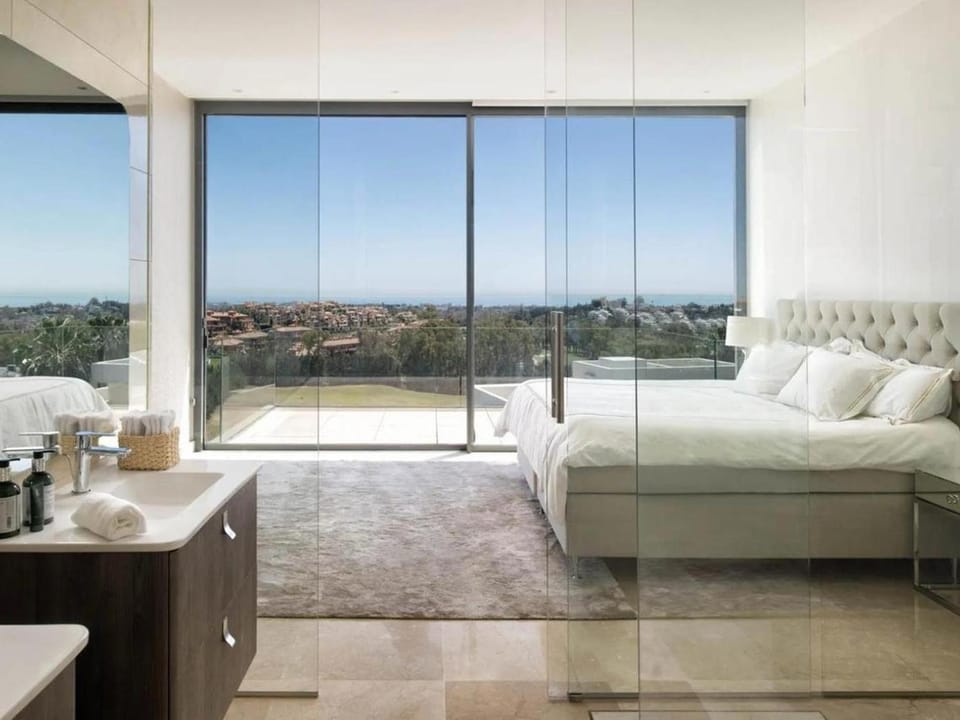 Lujosa Villa en Atalaya - ES-175-50 Villa in Costa del Sol