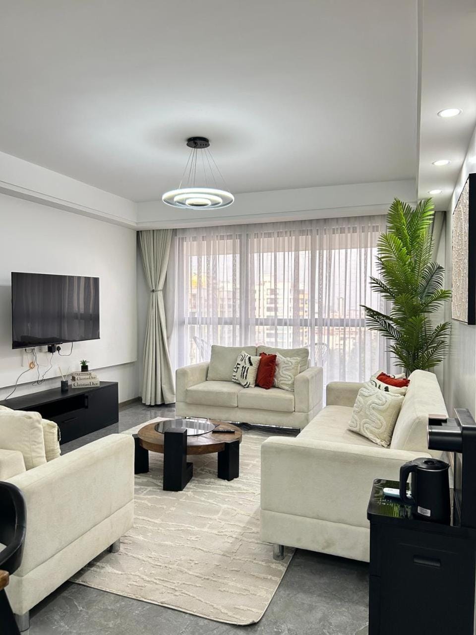 The comfort executive loft three bedroom apartment with amazing breathtaking city views , swimming pool ,gym ,private ample parking space with designated child playground area Apartment in Nairobi