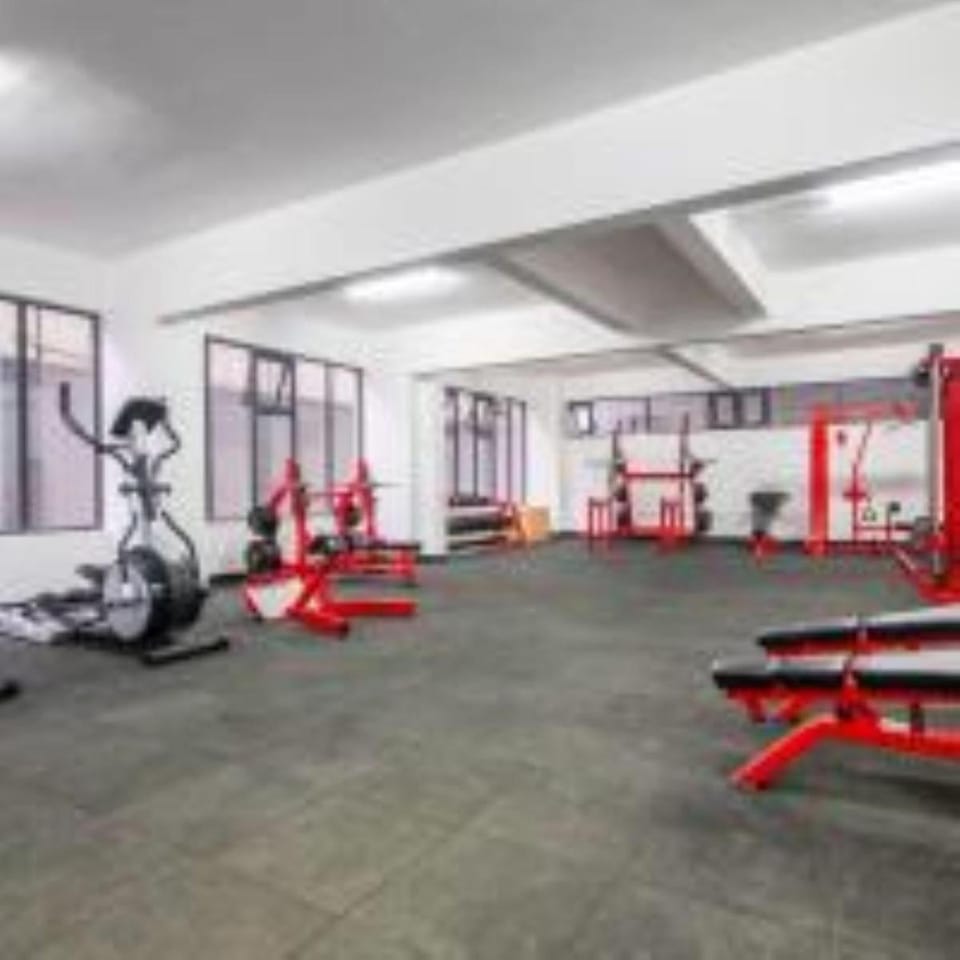 The comfort executive loft three bedroom apartment with amazing breathtaking city views , swimming pool ,gym ,private ample parking space with designated child playground area Apartment in Nairobi