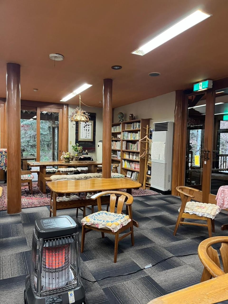 Restaurant/places to eat, Communal lounge/ TV room