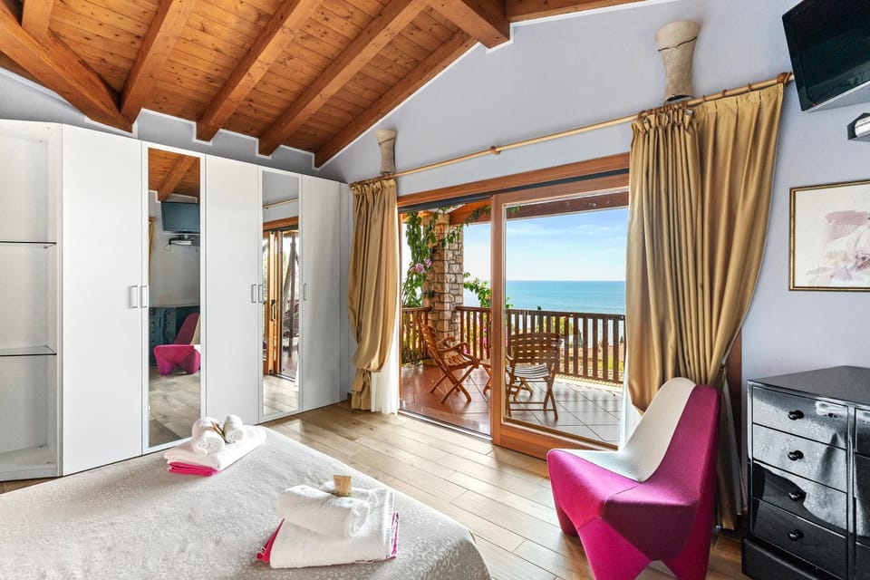 Villa Loredana - proprietà esclusiva con piscina privata e vista panoramica Villa in Gardone Riviera