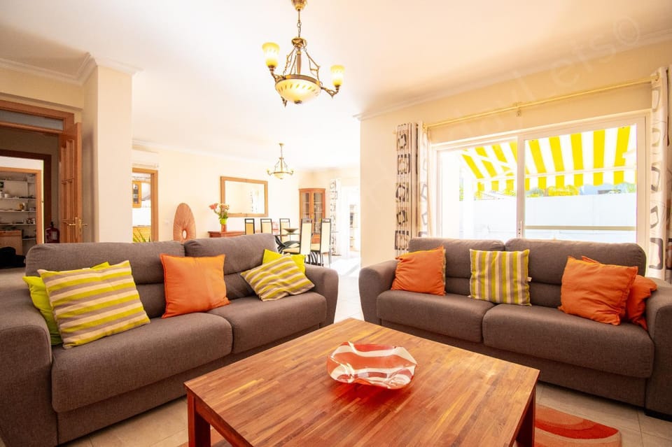 Communal lounge/ TV room, Living room