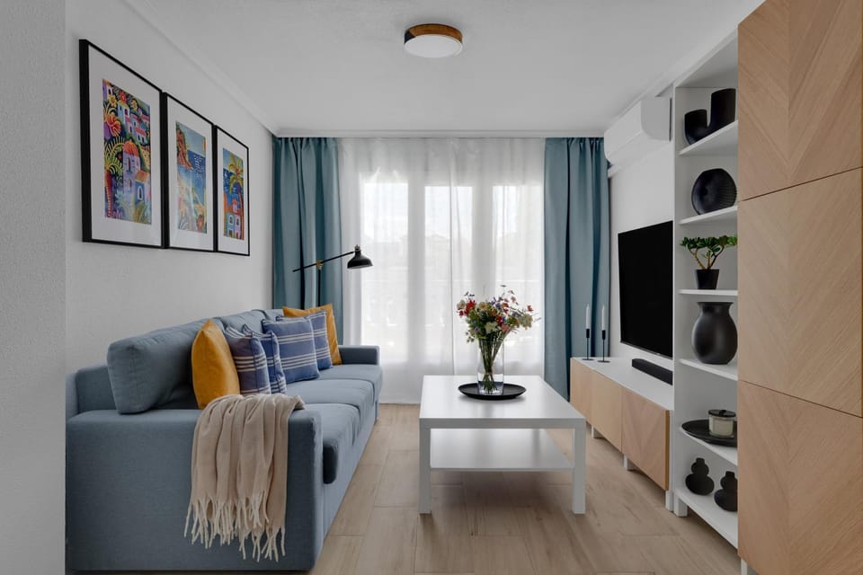 Communal lounge/ TV room