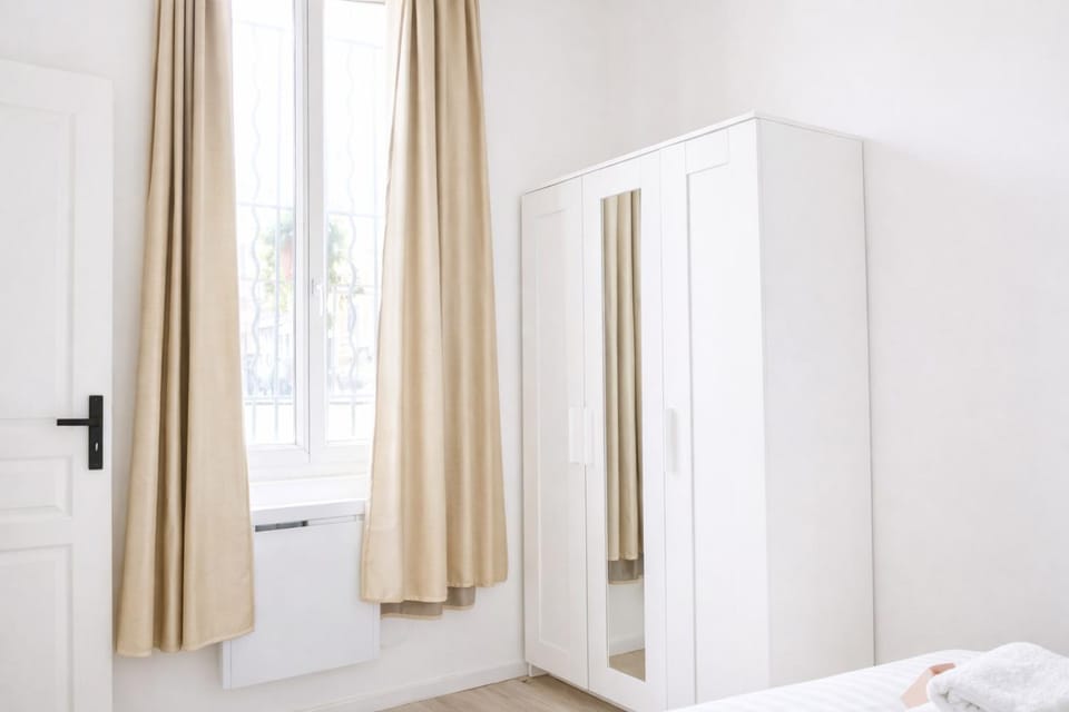 Bedroom, wardrobe