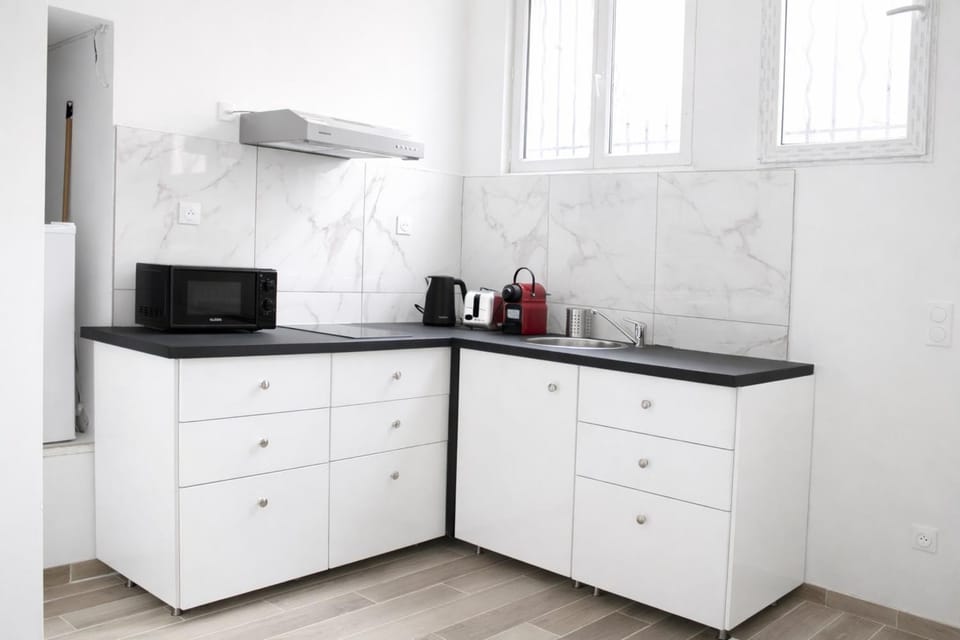 Coffee/tea facilities, Kitchen or kitchenette, oven, pet friendly, stove, toaster