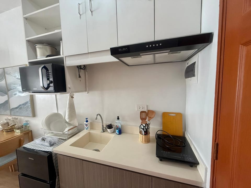 Kitchen or kitchenette, stove