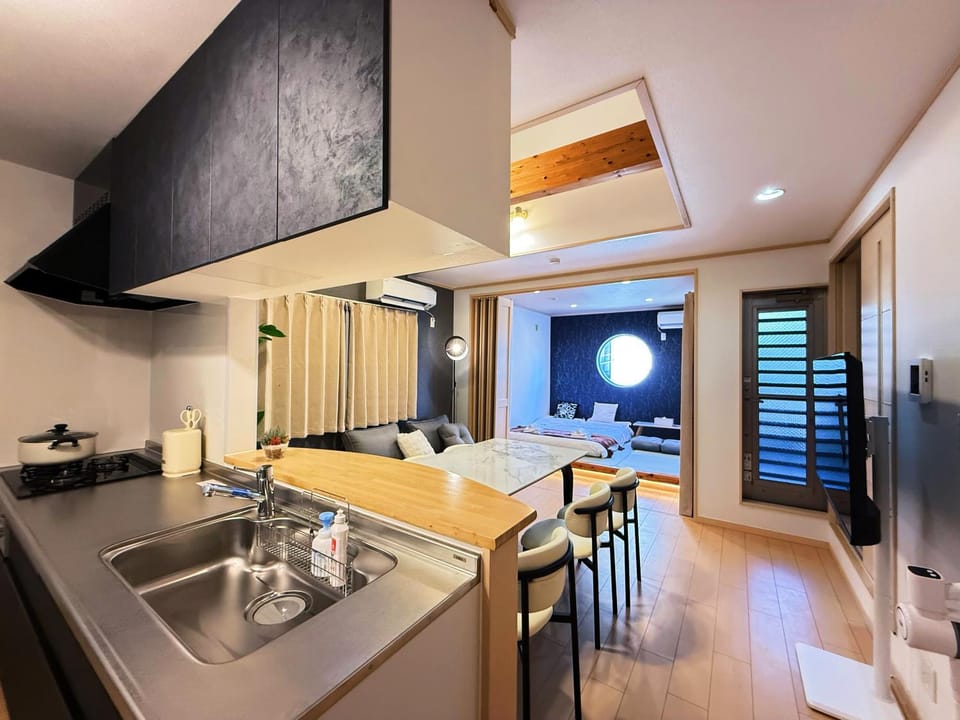 TV and multimedia, Kitchen or kitchenette, Photo of the whole room