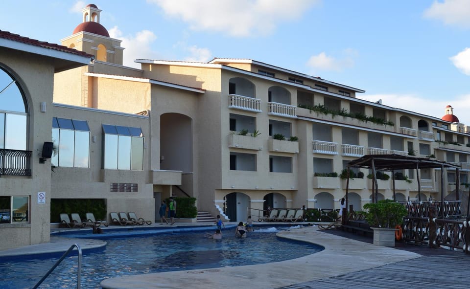 Property building, Swimming pool