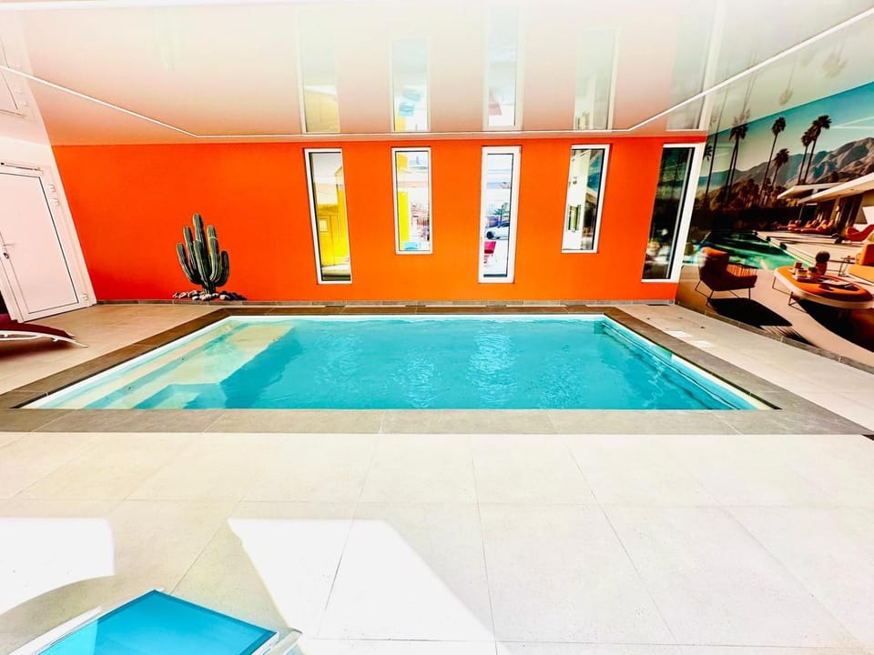 Swimming pool, Swimming pool