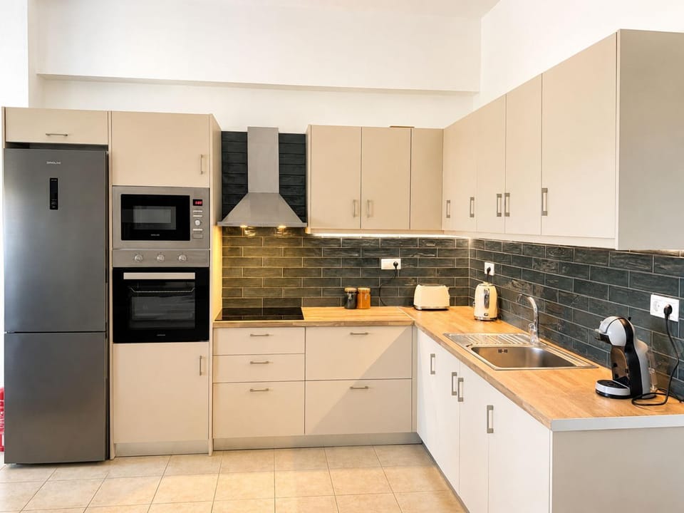 microwave, oven, kitchen