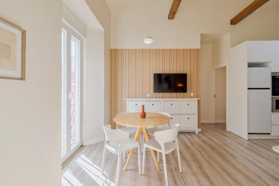 TV and multimedia, Kitchen or kitchenette, Living room, Dining area, kitchen