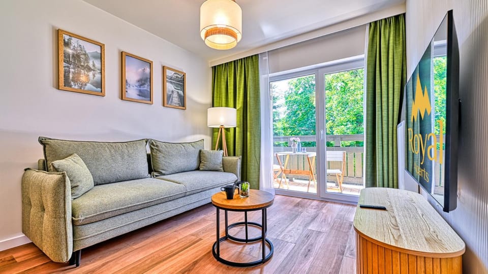 TV and multimedia, Balcony/Terrace, Living room, Seating area