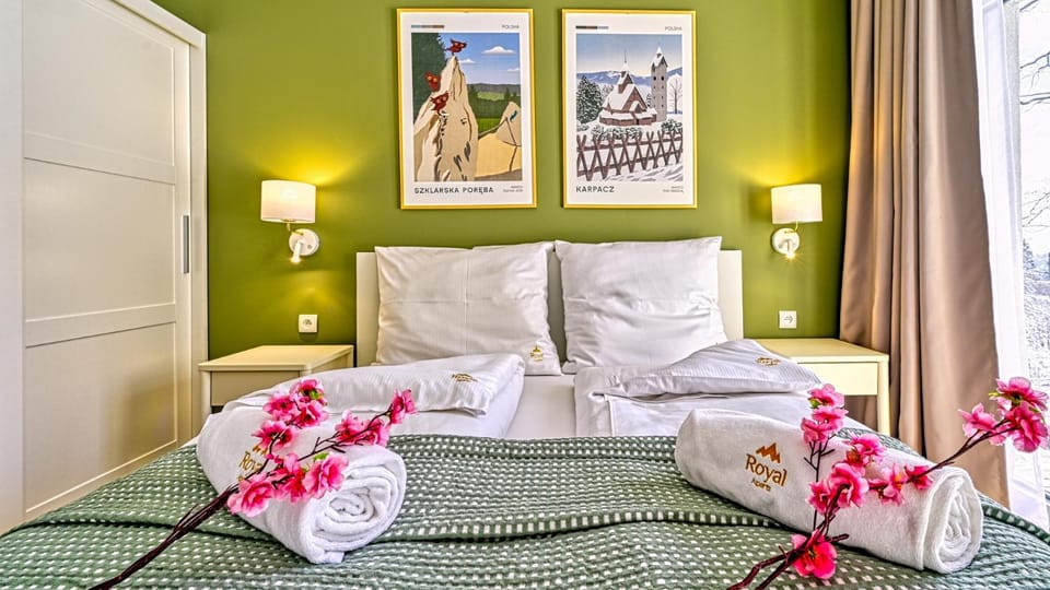 Bed, Bedroom, towels, wardrobe