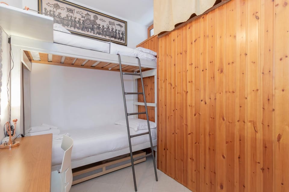 bunk bed