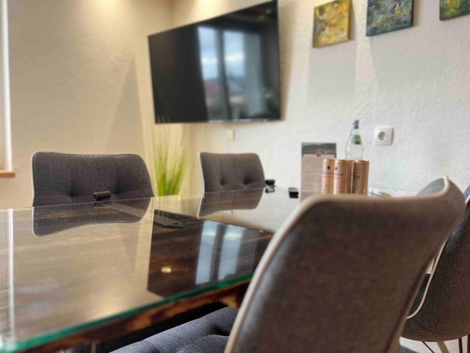 TV and multimedia, Living room, Dining area