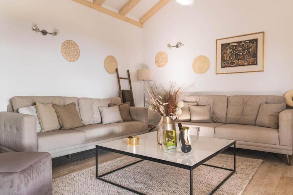 Villa Tamaris s privatnim bazenom 700m od mora Villa in Makarska