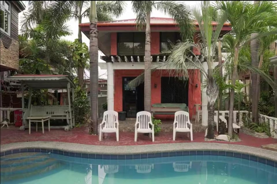 Urbiztondo Stay Near Miryenda & San Juan Surf Apartment in San Juan