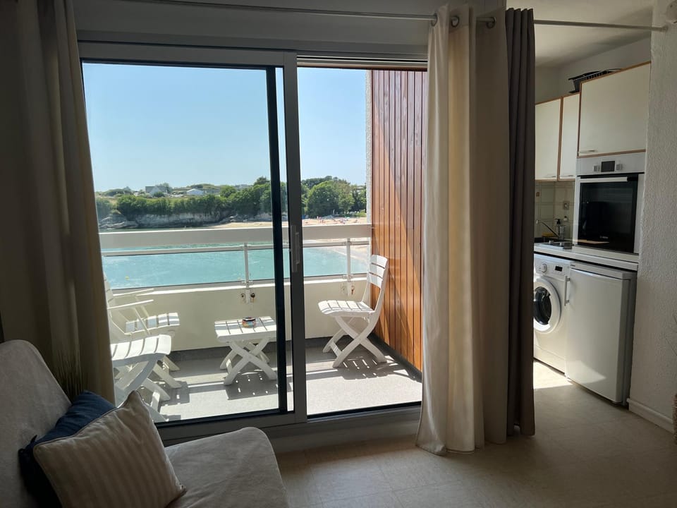 REF 214 Ploemeur apartment type T1 bis sea view Apartment in Ploemeur
