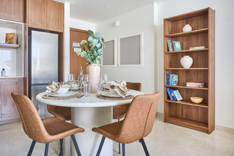 Seating area, Dining area
