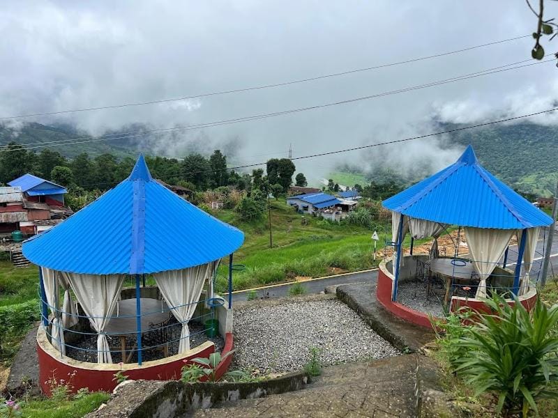 Property building, Day