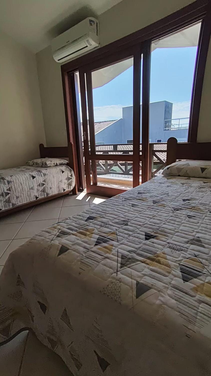 Casa 100 metros da praia Garopaba House in Garopaba