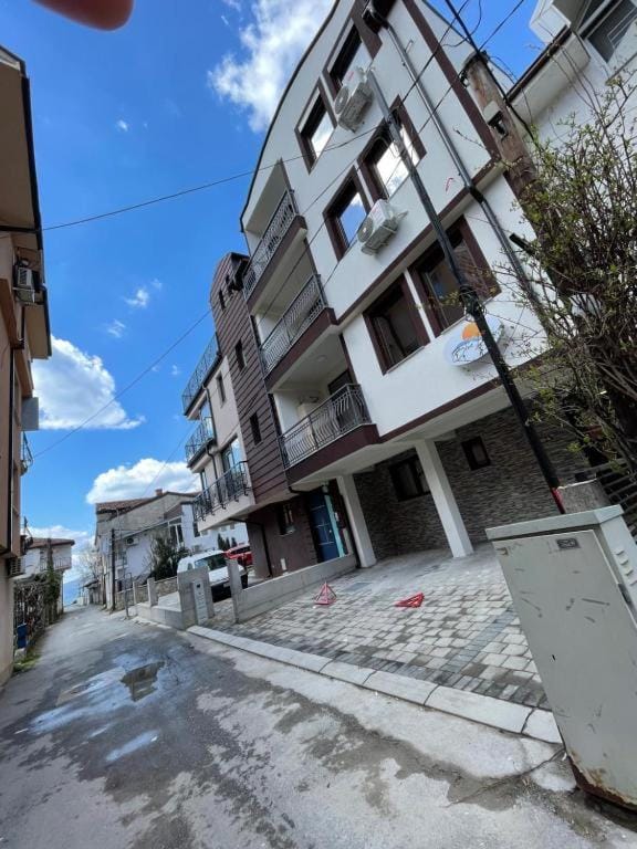Blue Lake 1 - Stylish New Apartment With Backyard Apartment in Ohrid