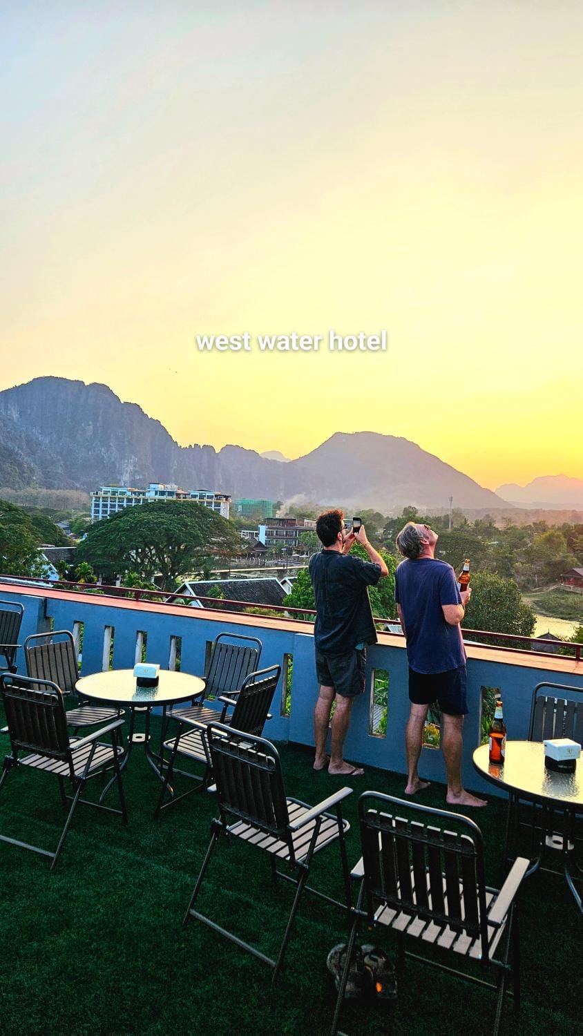 People, Natural landscape, View (from property/room), Balcony/Terrace, Evening entertainment, Mountain view, Sunset, group of guests