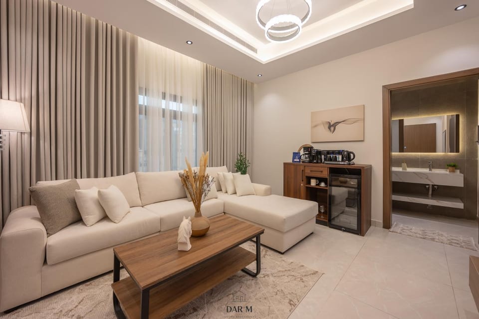Modern Luxury 1BR 75 Smart TV Smart Self Check-in Apartment in Jeddah