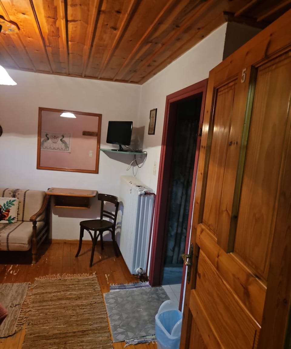 TV and multimedia, Photo of the whole room, Bedroom