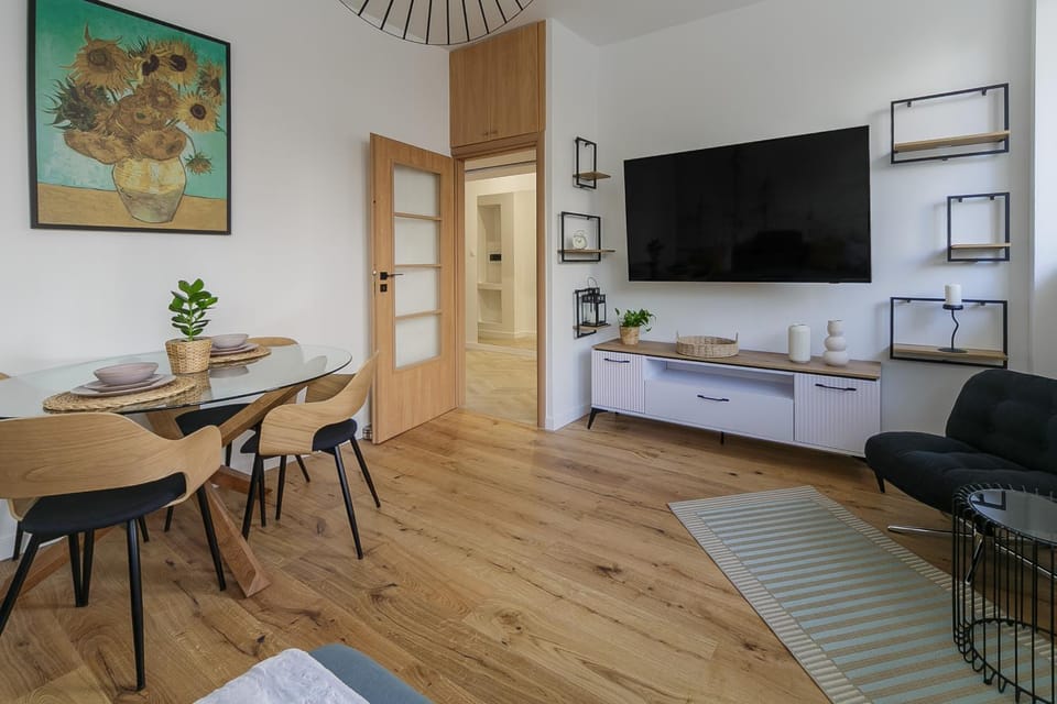 Modern Warsaw Apartment on Zlota Street next to central station by P&M Apartment in Warsaw
