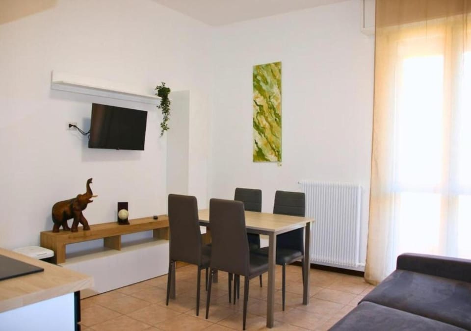 Communal lounge/ TV room, TV and multimedia, Living room, Seating area