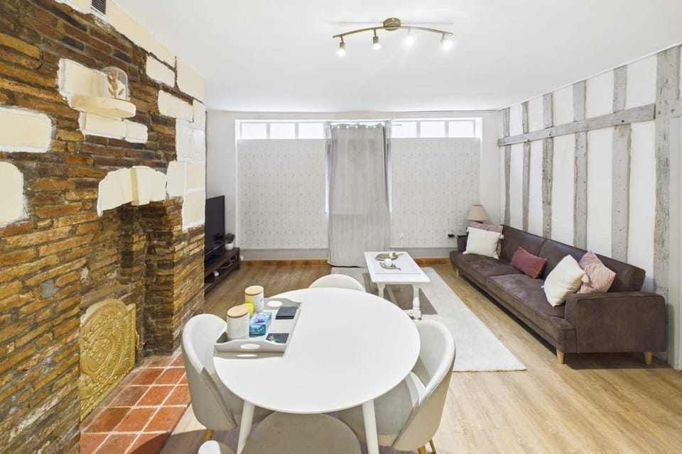 Le Bouchon De Champagne Apartment in Troyes