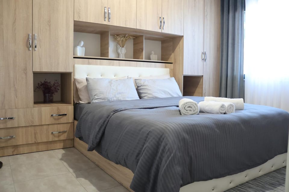 Bed, Photo of the whole room, Bedroom, towels, wardrobe