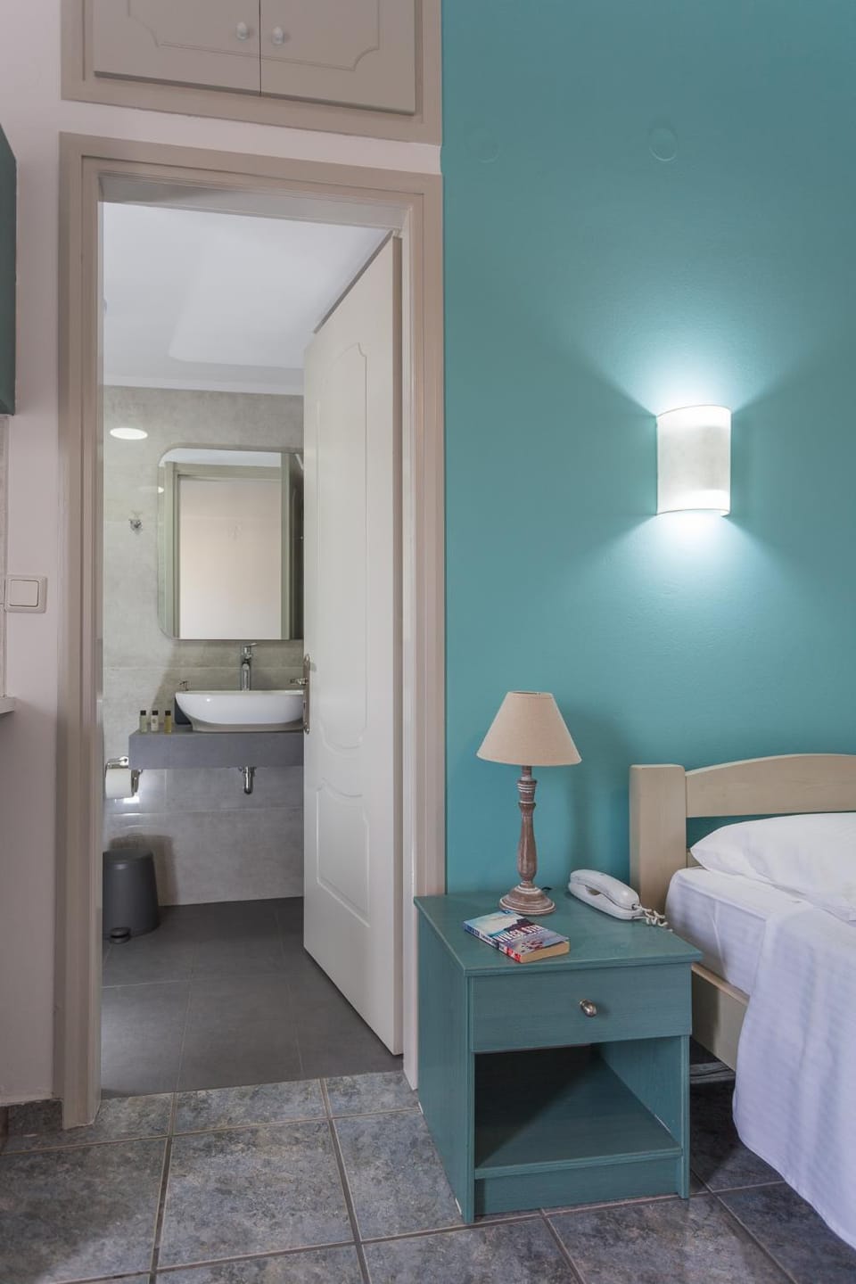 Bed, Bathroom, Bedroom