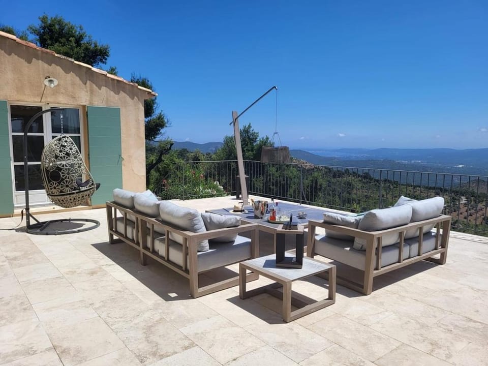 Villa Giralda - Piscine et Vue sur le Golfe de St-Tropez Villa in Grimaud