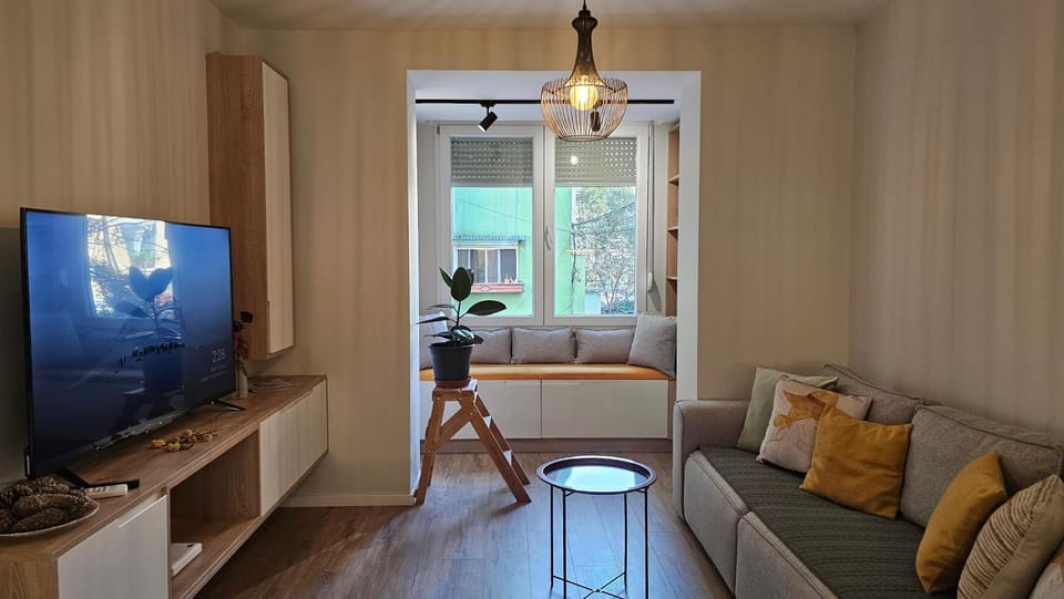 Elegant Central One Bedroom Myslym Shyri Apartment in Tirana