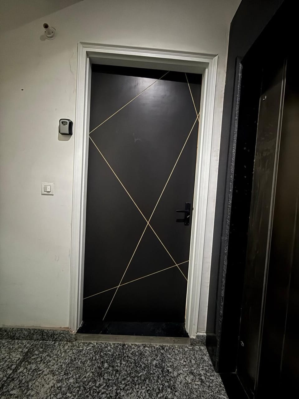 A warm, calm, cozy homestay nestled by the forest Apartment in Dehradun