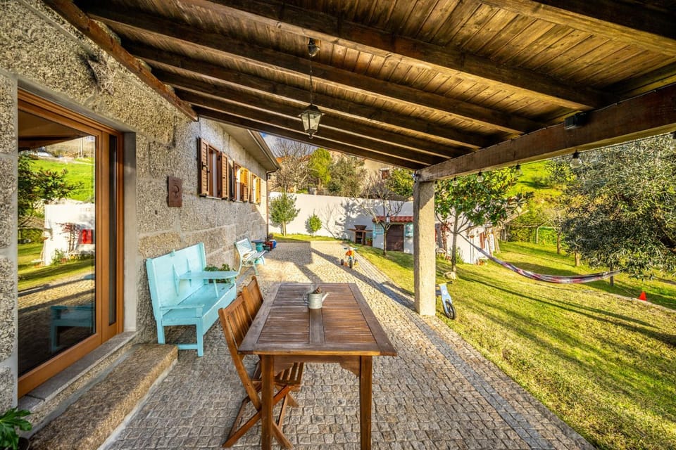 Property building, Patio, Garden, Balcony/Terrace, Dining area, Garden view