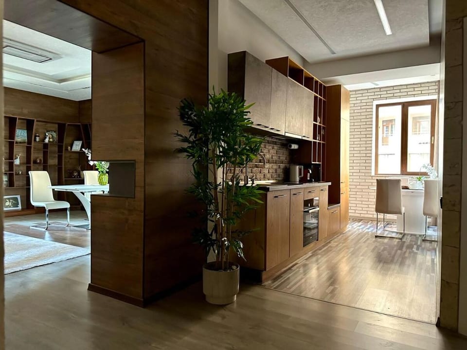 Luxury Apartment with Jacuzzi and Private Parking Apartment in Yerevan