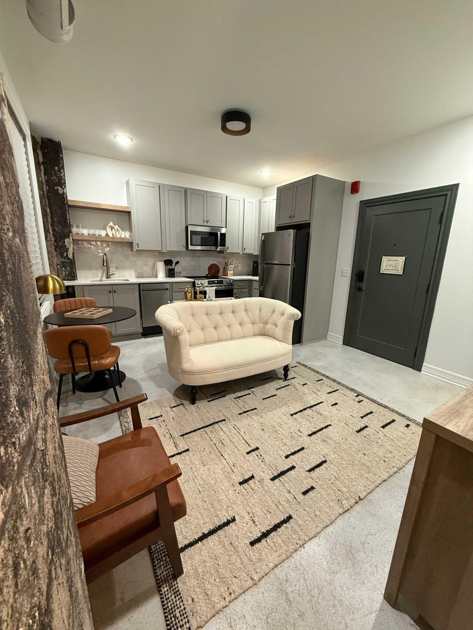 Kitchen or kitchenette, Living room, Seating area, Dining area, dishwasher, microwave, oven, pet friendly, stove