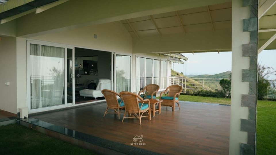 Patio, Seating area