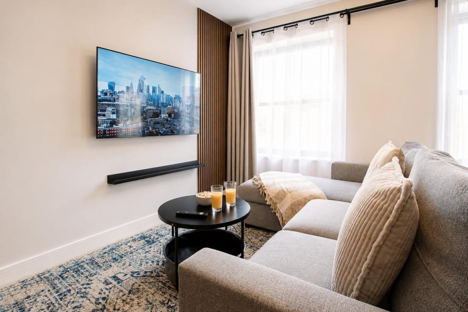 Day, TV and multimedia, Living room