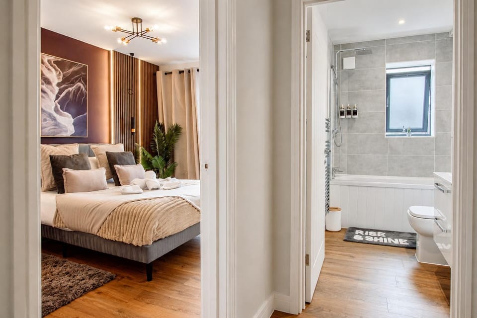 Bed, Bathroom, Bedroom, Bath, towels