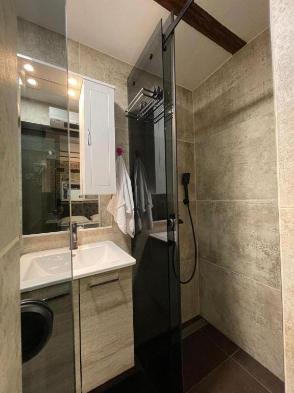 Shower, Bathroom