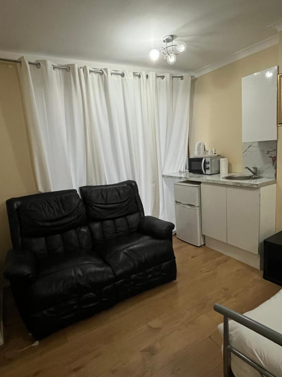 Rest & Peace Double Room Vacation rental in London