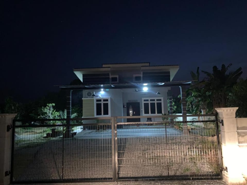 Homestay D'Kutan Bandar Baharu Kedah House in Penang