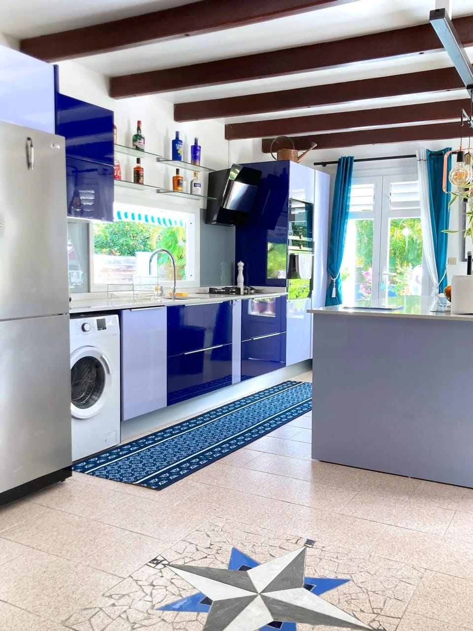 Villa avec piscine privée à Ducos, 200 m² Villa in Martinique