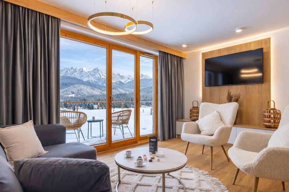 Living room, Mountain view